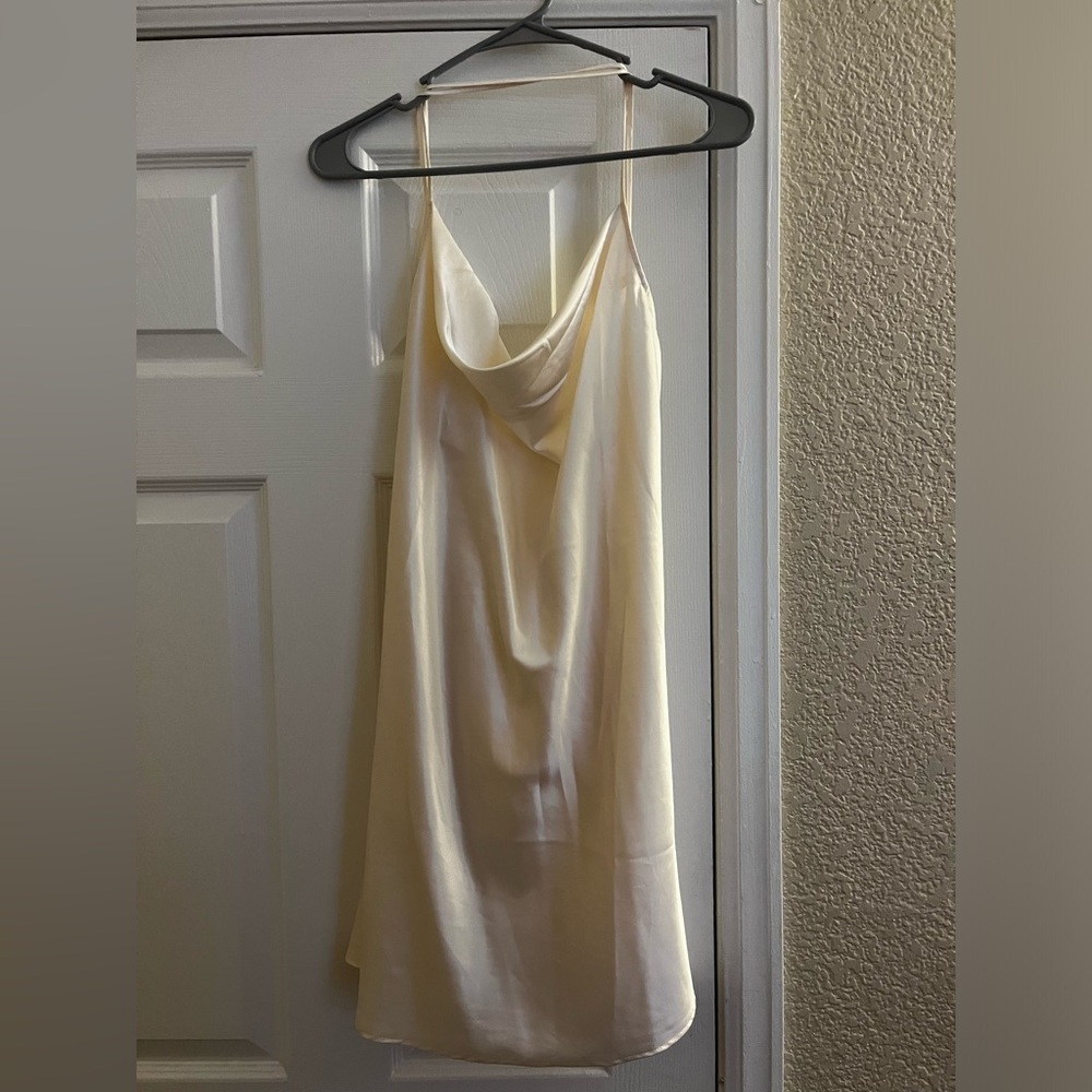 DIVIDED (H&M) BACKLESS SHORT DRESS